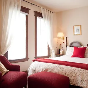 Homestead House Bed & Breakfast